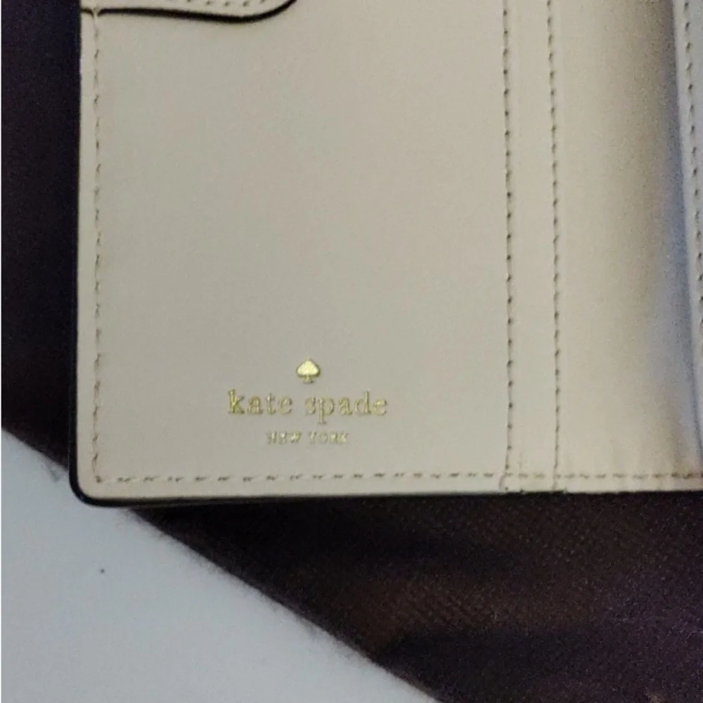 Kate Spade gorgeous new wallet - Picture 8 of 8
